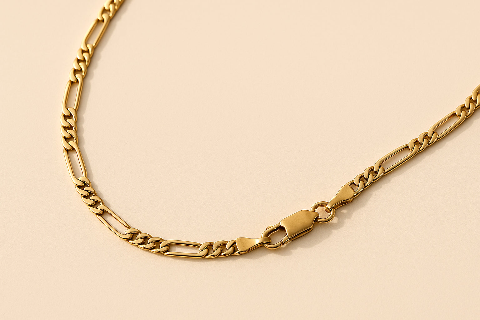 14K Yellow Gold Figaro Chain Necklace 18"