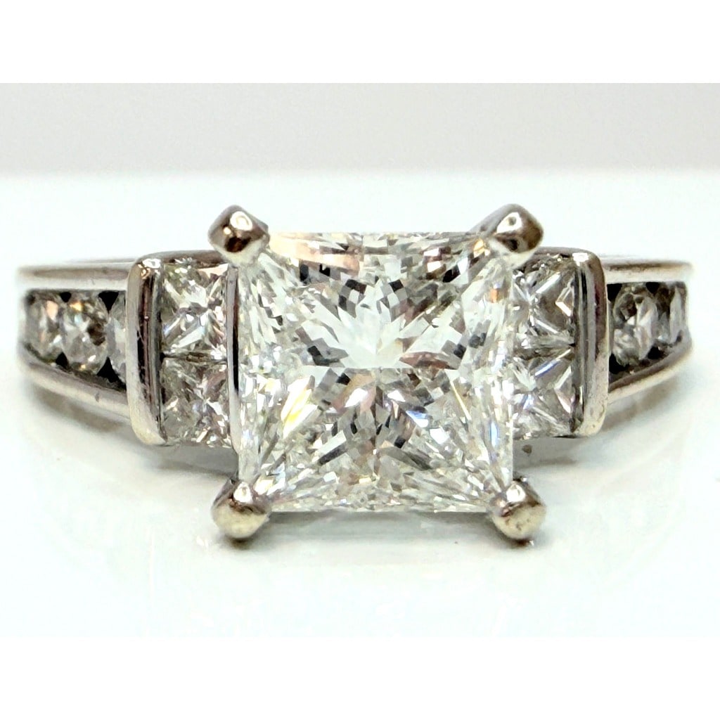 14K White Gold 2.33 ctw Diamond Ring