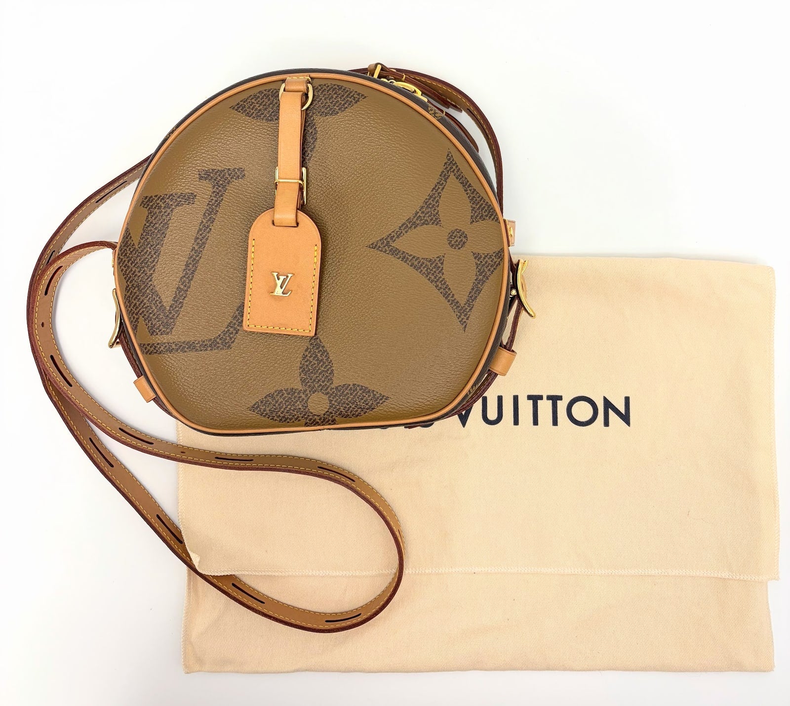 Louis Vuitton Monogram Giant Bôite Chapeau MM