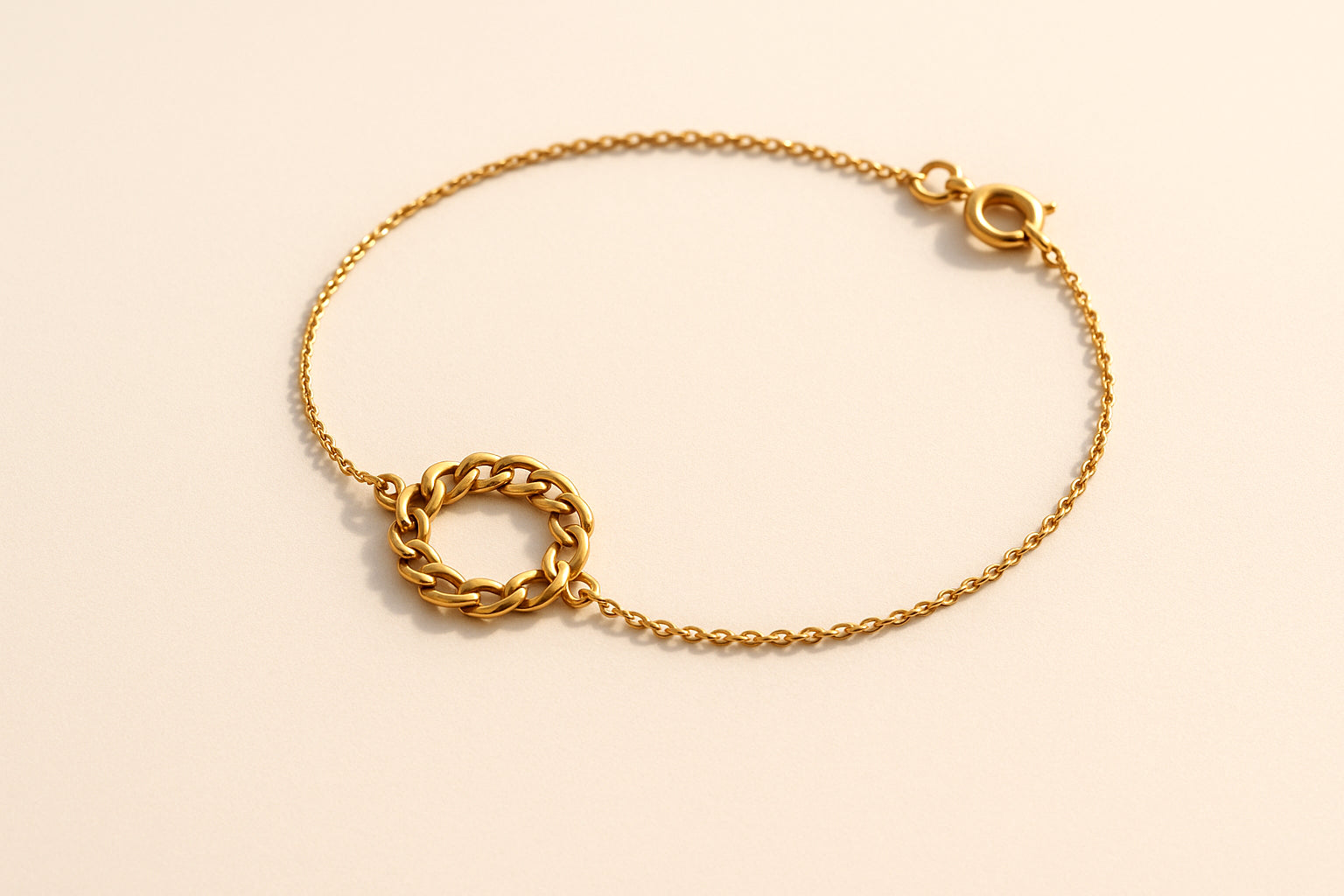 14K Yellow Gold Curb Chain Circle Pendant Bracelet