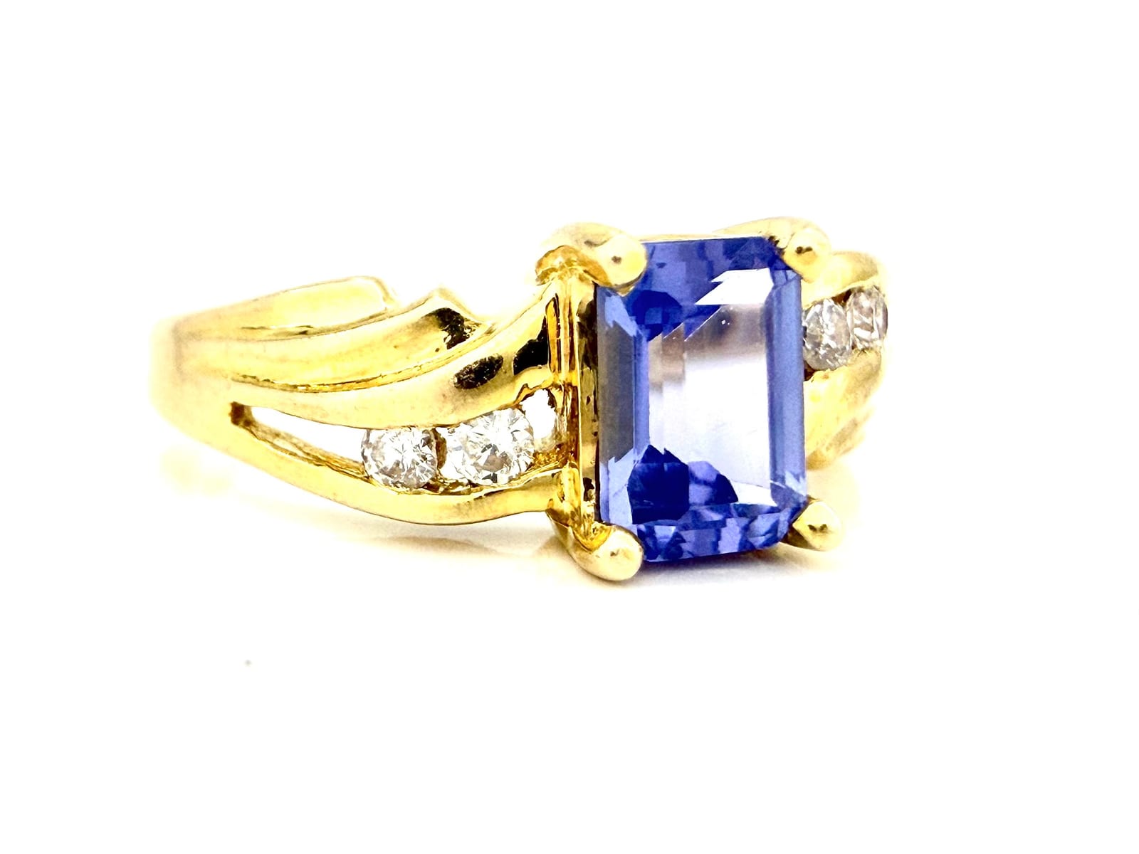 14K Gold Tanzanite & Diamond Ring 3