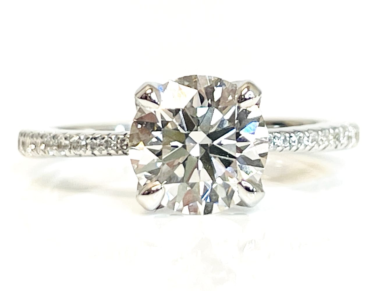 18K White Gold Lab-Grown Diamond Ring 1