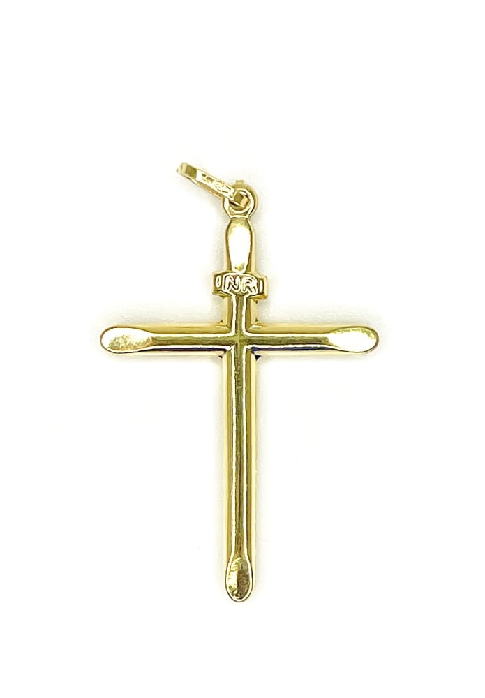 Luxurious Touch: 18K Yellow Gold Pendant 4