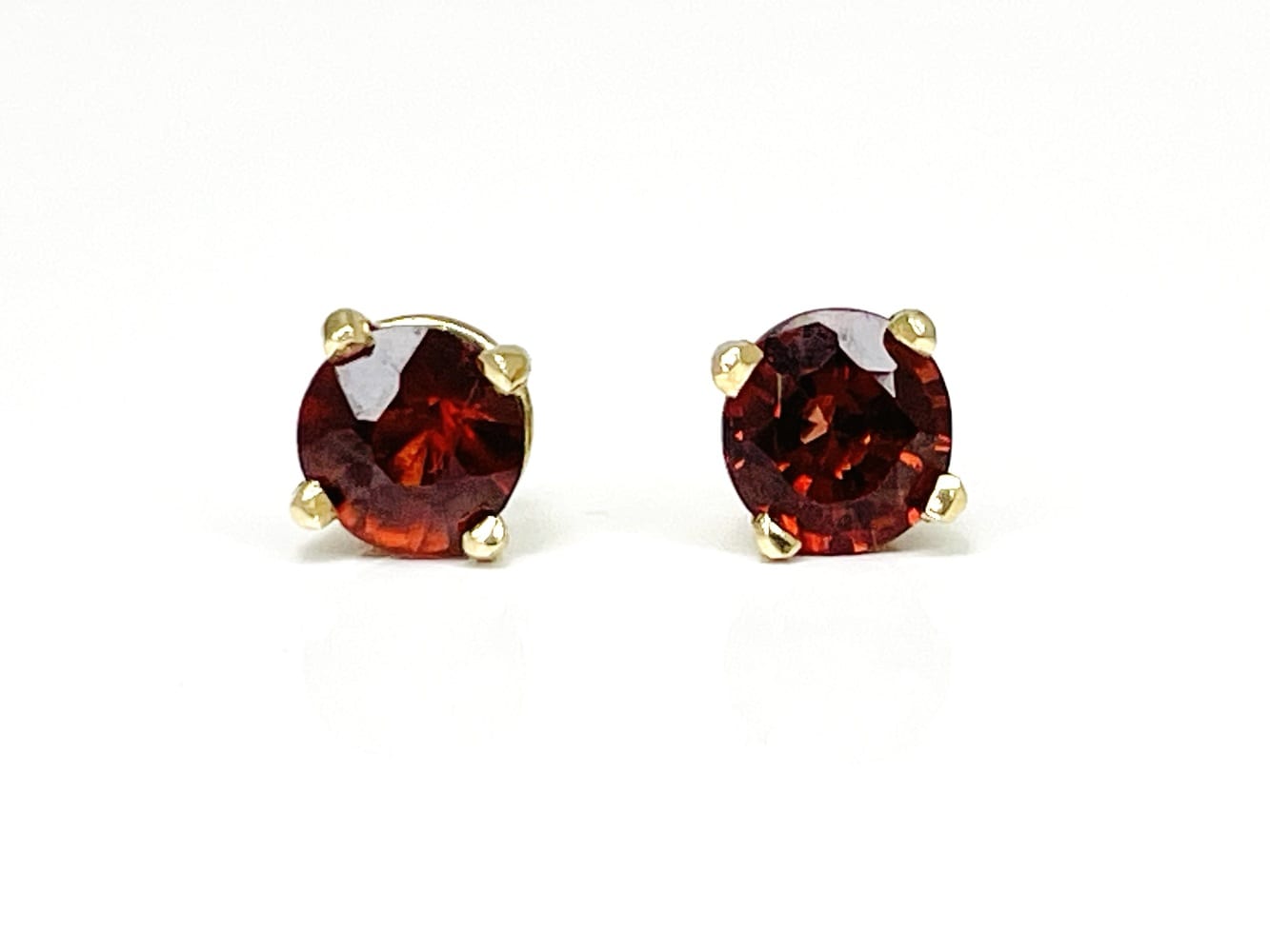14K Yellow Gold Garnet Stud Earrings 5