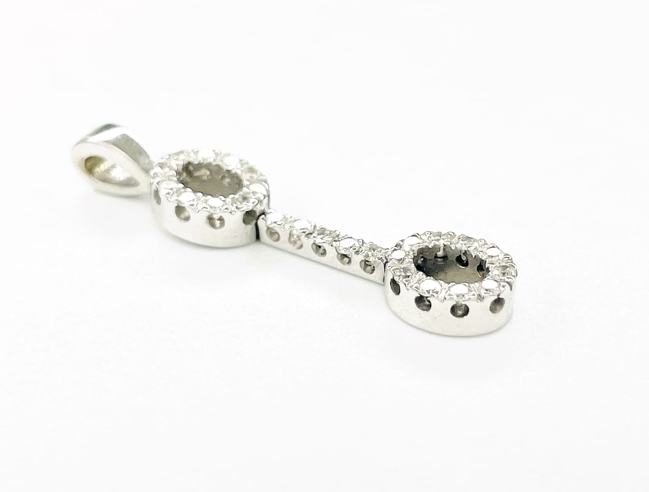 Timeless 18K White Gold Diamond Pendant 5