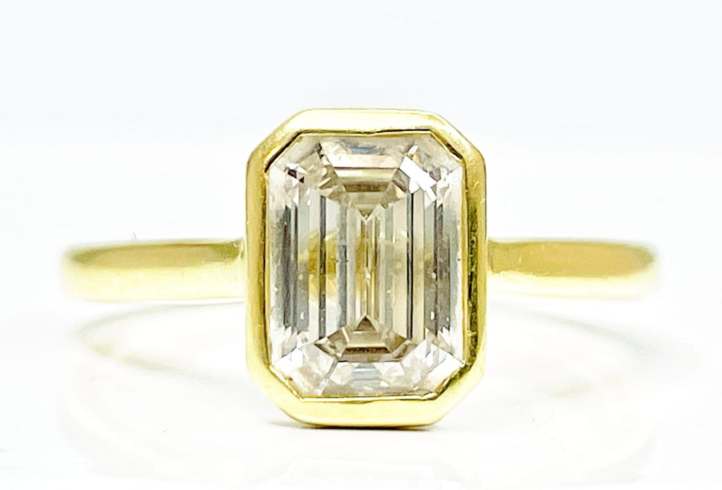 18K Yellow Gold Emerald Cut Diamond Ring 1