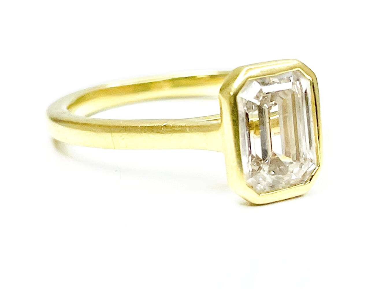 18K Yellow Gold Emerald Cut Diamond Ring 2