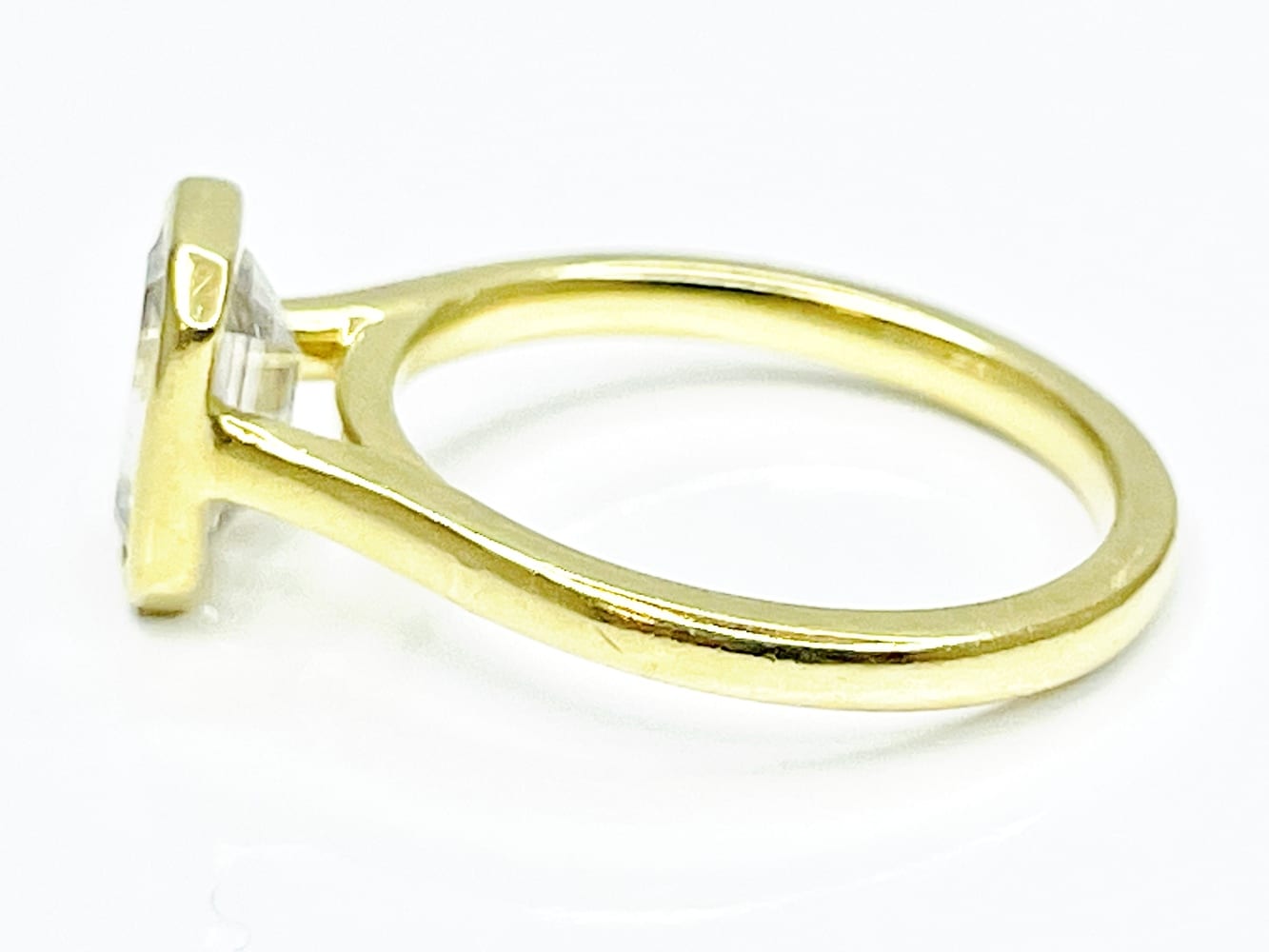 18K Yellow Gold Emerald Cut Diamond Ring 3