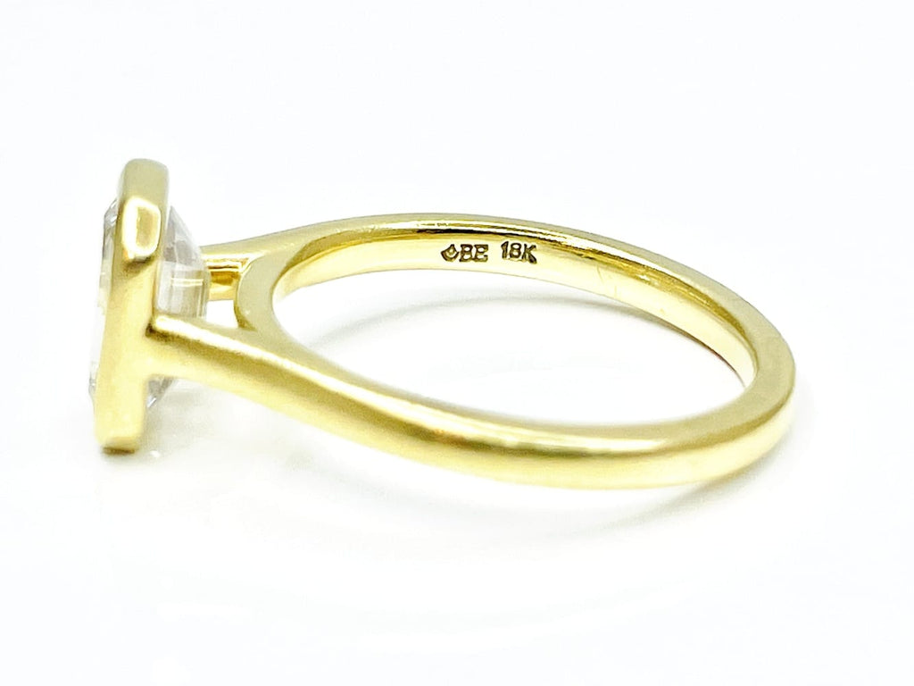 18K Yellow Gold Emerald Cut Diamond Ring 4
