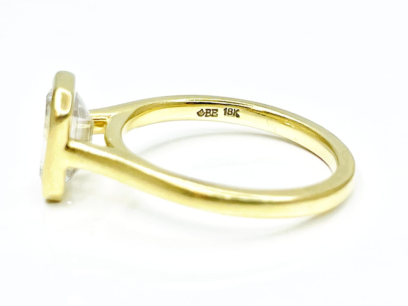 18K Yellow Gold Emerald Cut Diamond Ring 4