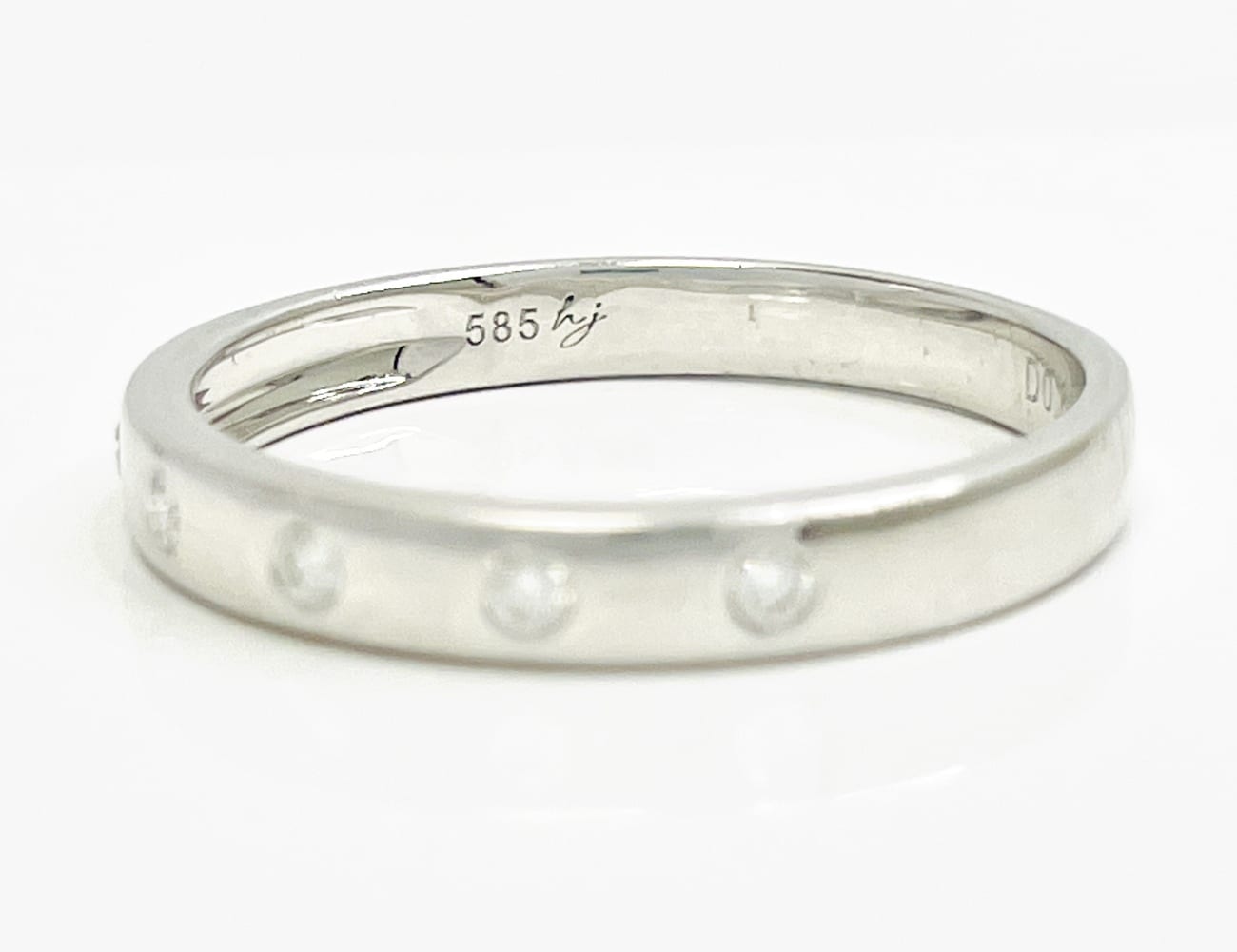 Elegant 14K White Gold Diamond Ring 3