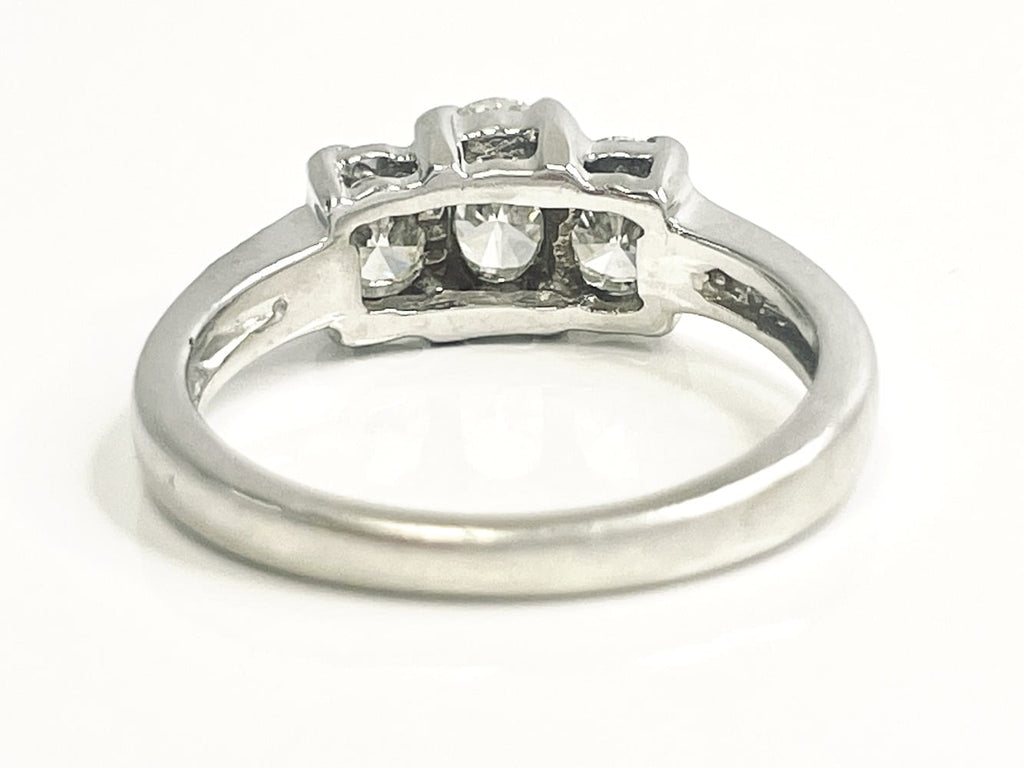 Sparkling 14K White Gold Diamond Ring 4