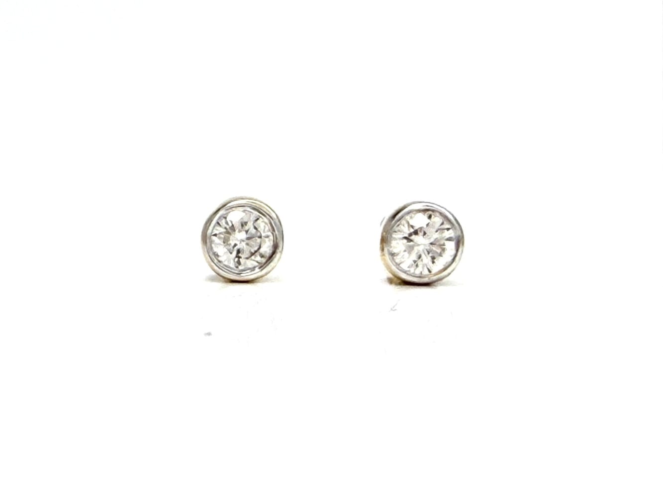 18K Yellow Gold Diamond Stud Earrings 4