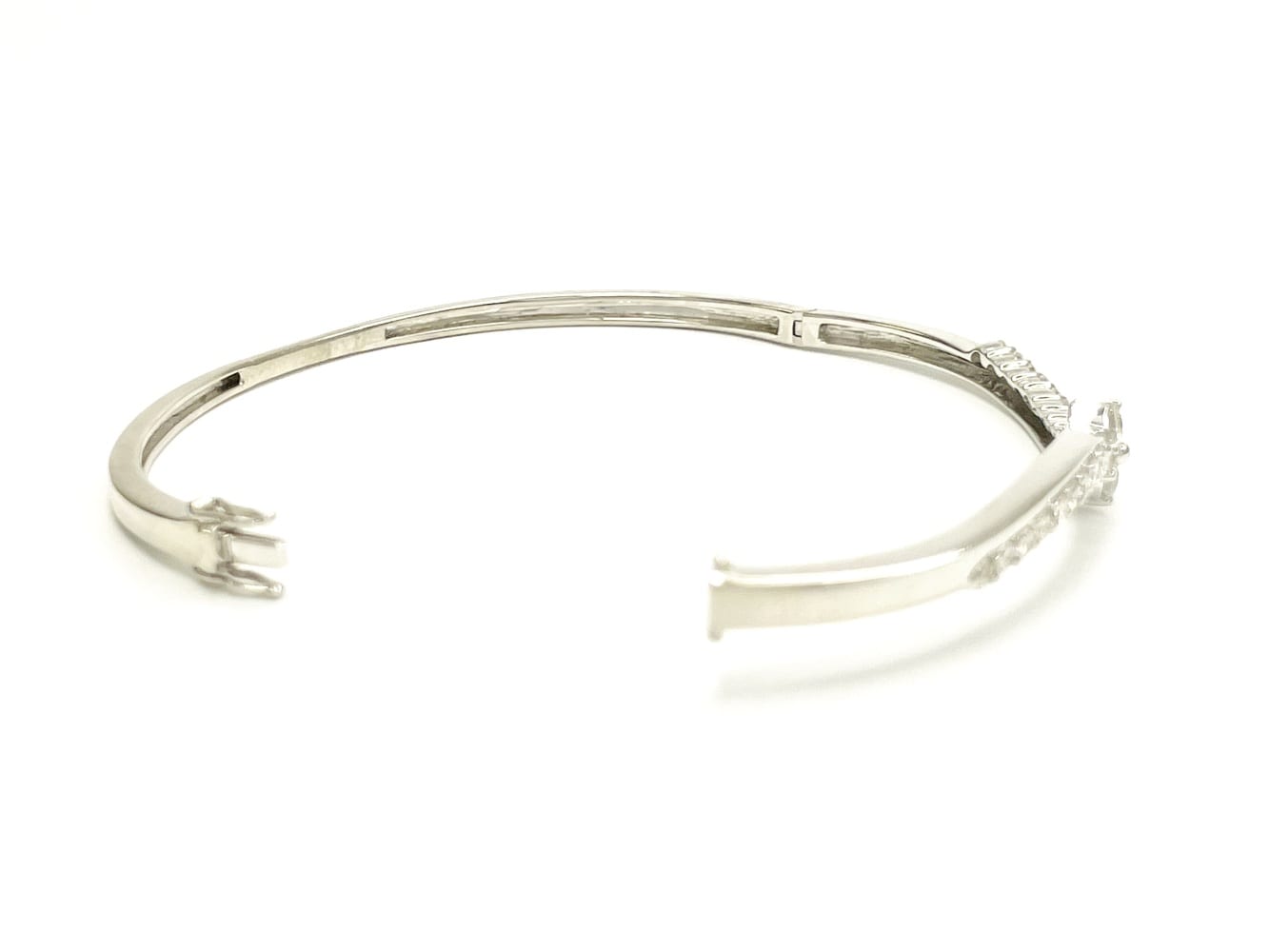 18K White Gold Diamond Bangle 1.40 CTW 3