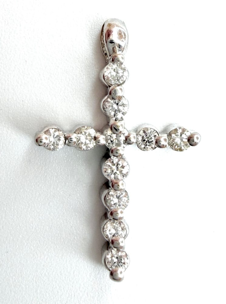 18K White Gold Diamond Cross Pendant 4