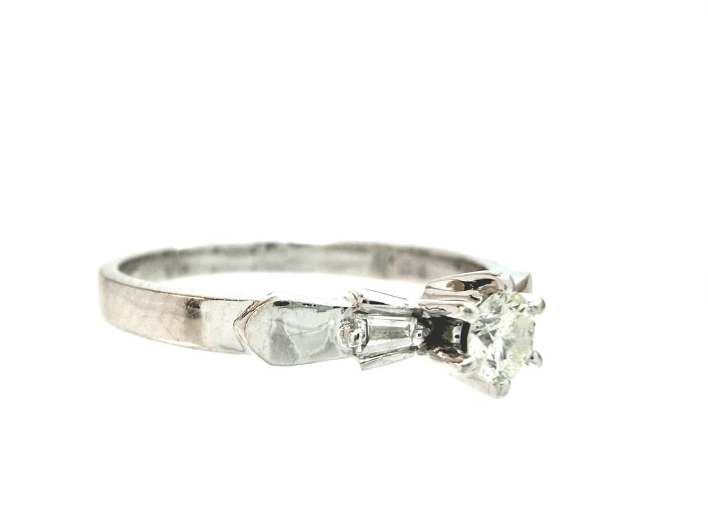 Elegant 14K White Gold Diamond Ring 5