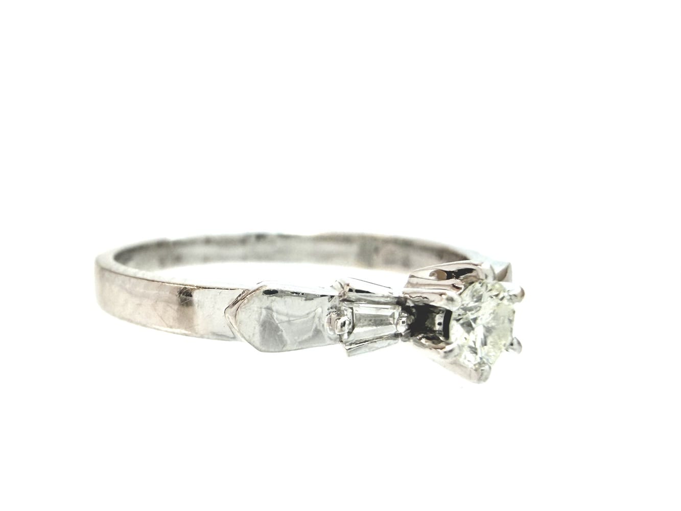 Elegant 14K White Gold Diamond Ring 5